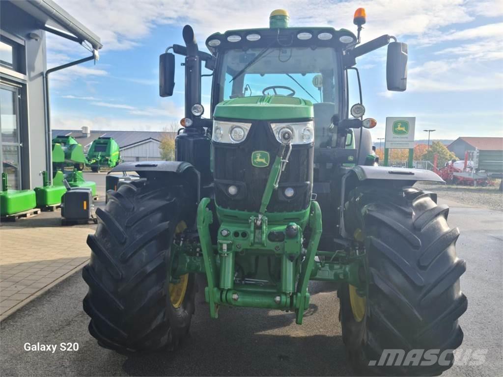 John Deere 6215R Traktorit