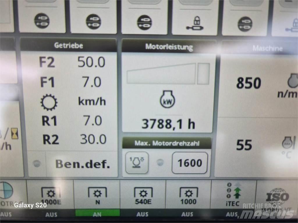 John Deere 6215R Traktorit
