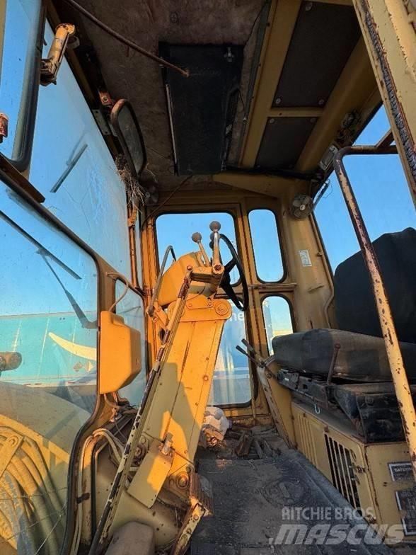 CAT 120 G Tiehöylät