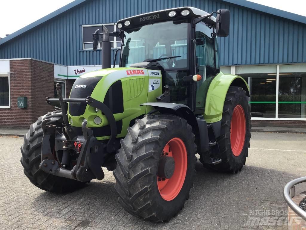 CLAAS Arion 520 CIS Traktorit