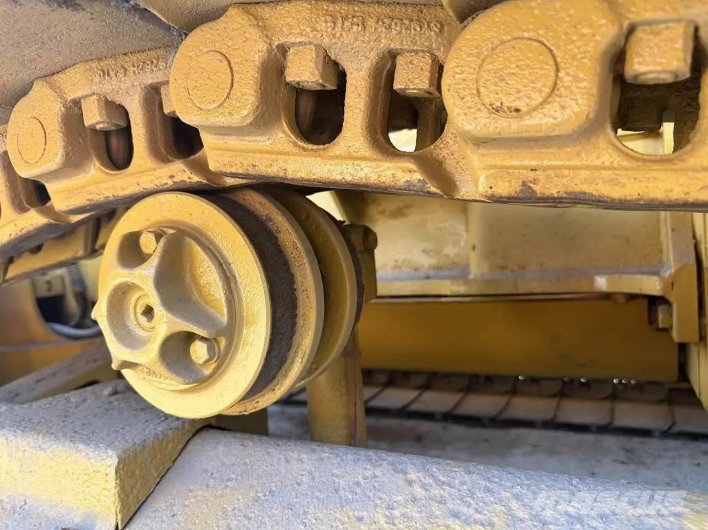 CAT D5C Telaketjupuskutraktorit