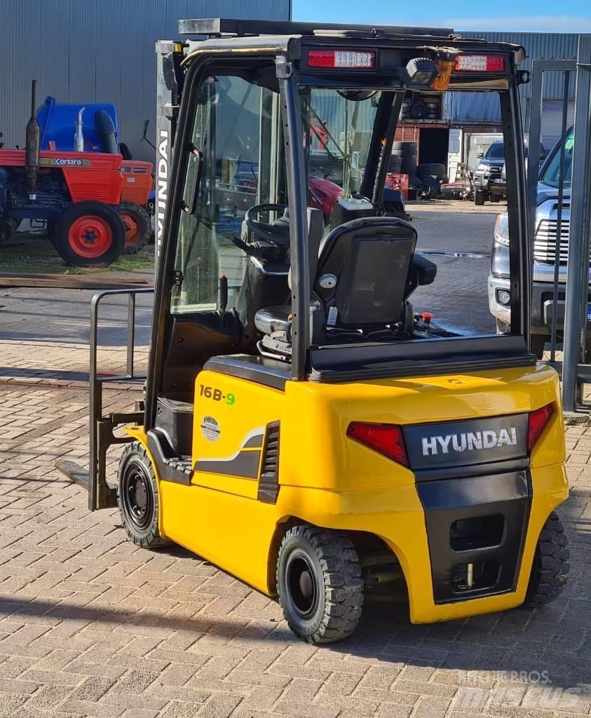Hyundai 16 B-9 Sähkötrukit