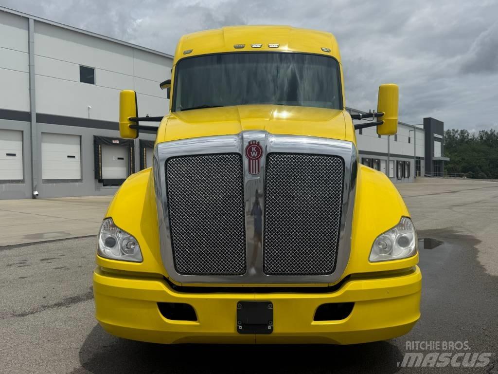 Kenworth T 680 Vetopöytäautot