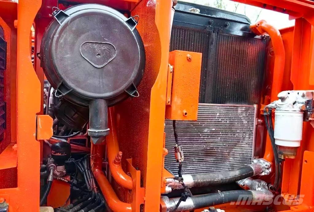 Doosan DX 140 Telakaivukoneet