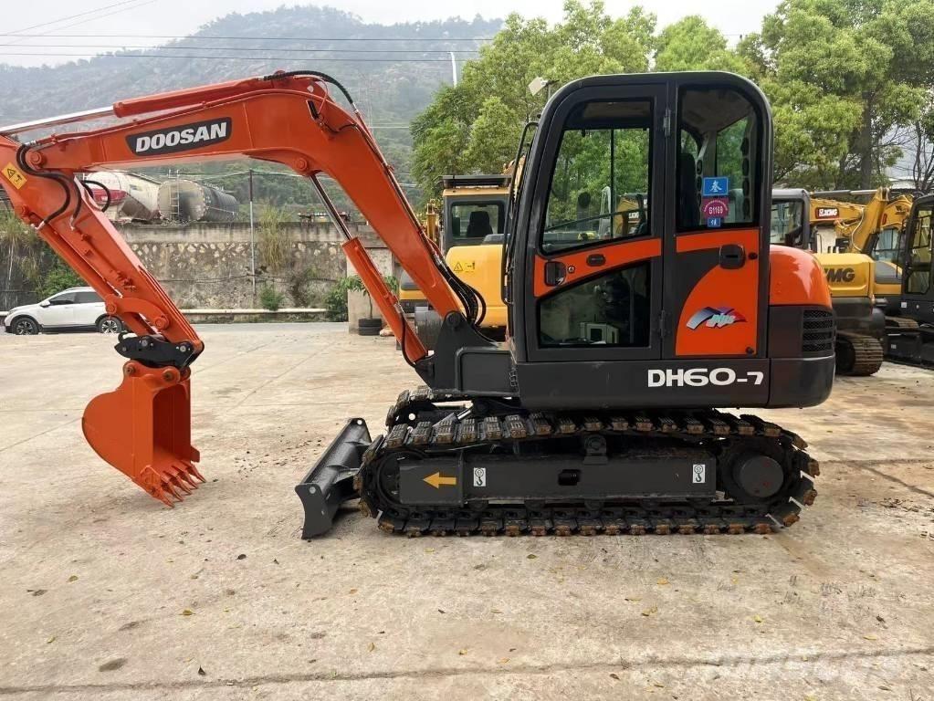 Doosan DH 60-7 Minikaivukoneet < 7t