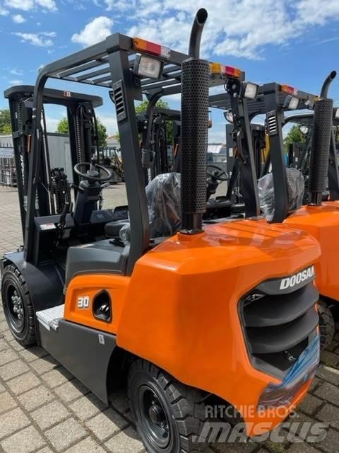 Doosan D30NXP Dieseltrukit