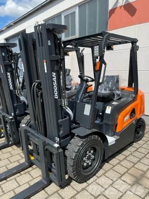 Doosan D30NXP Dieseltrukit