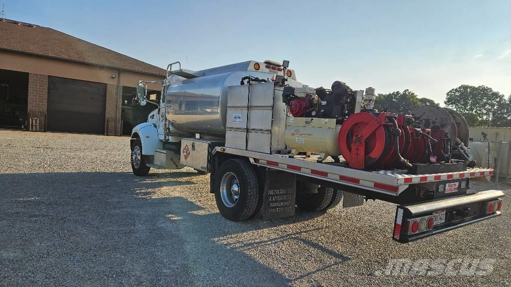 Peterbilt PB335 Säiliöautot