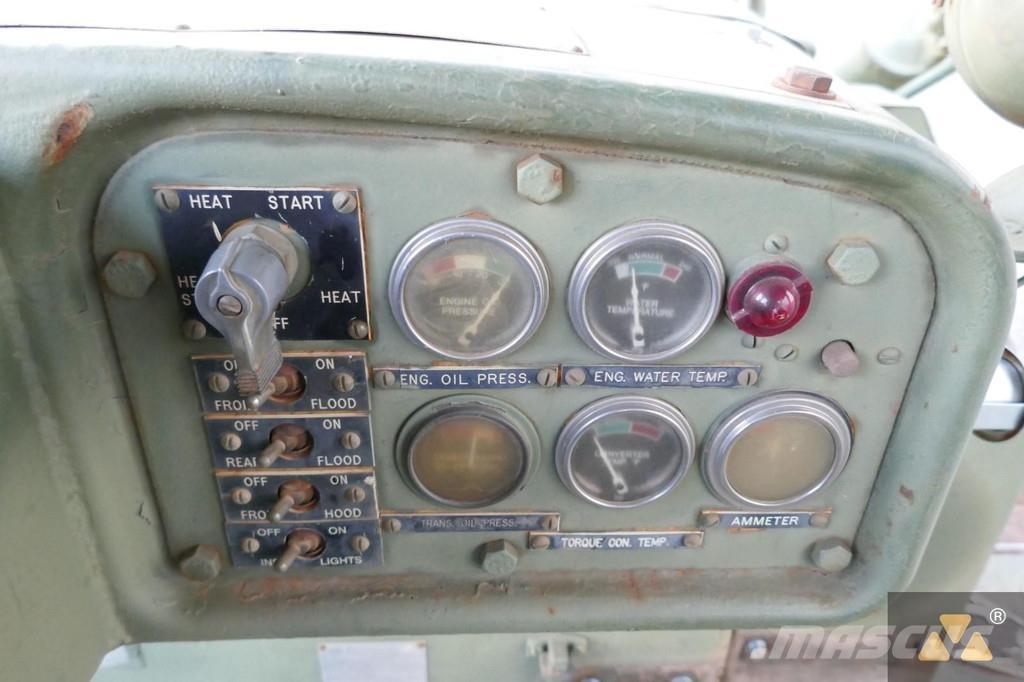 CAT D7F Ex-army Telaketjupuskutraktorit