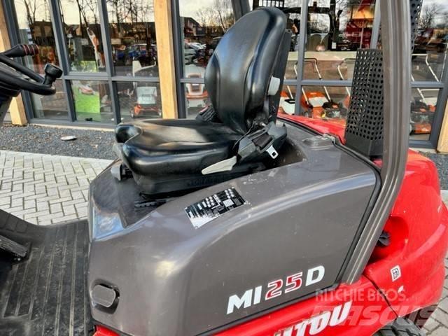Manitou MI25D Dieseltrukit