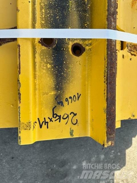 Komatsu d 85 plate Ketjut, telat ja alustat