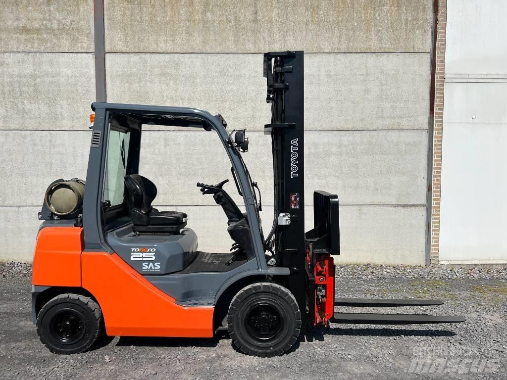 Toyota 02-8FGF25 Nestekaasutrukit