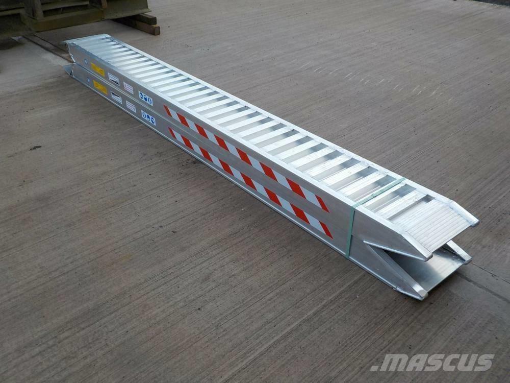 Barford MP14 Kippiperävaunut