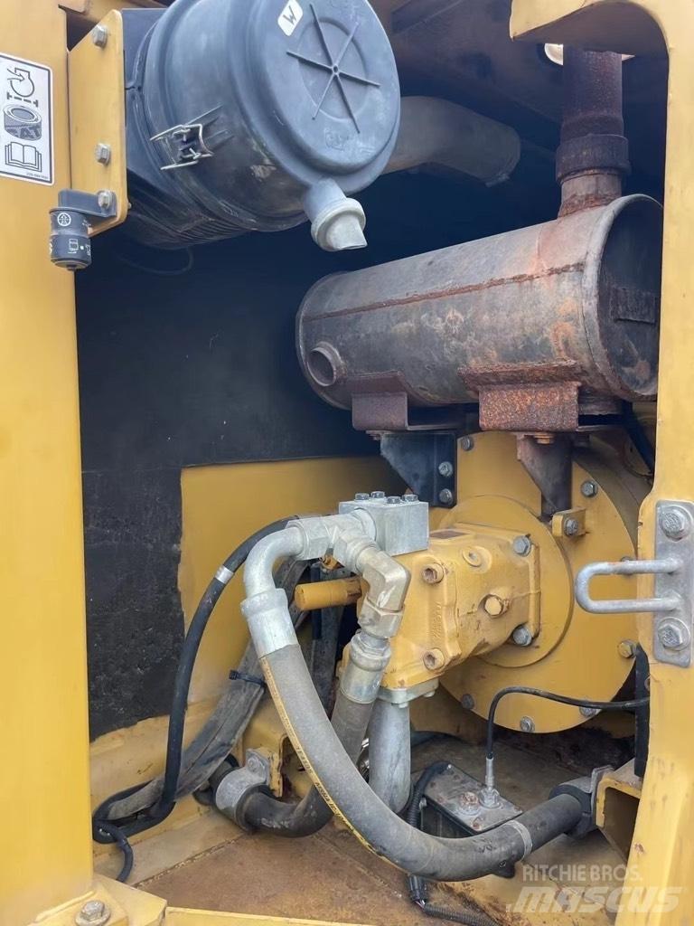 CAT 307 D Telakaivukoneet