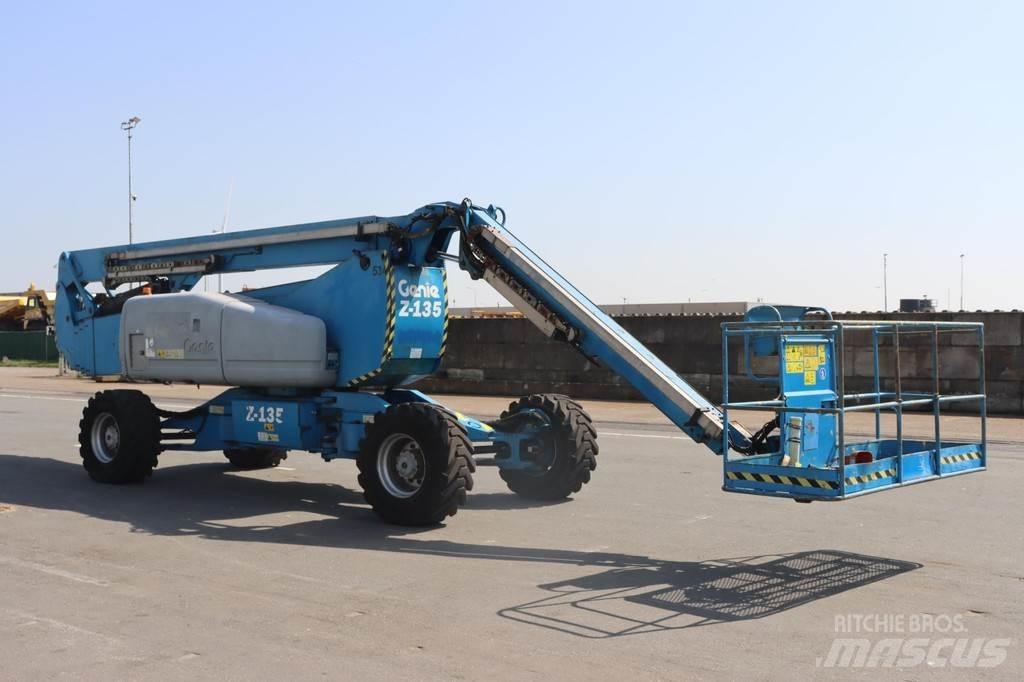 Genie Z135 Kuukulkijat
