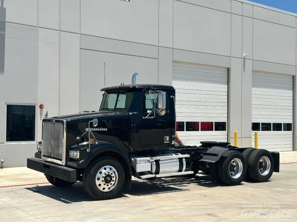 Western Star 4900 Vetopöytäautot