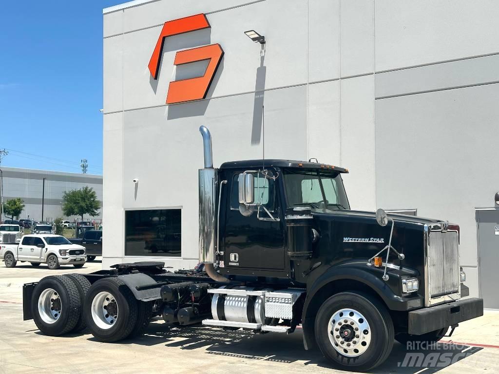 Western Star 4900 Vetopöytäautot