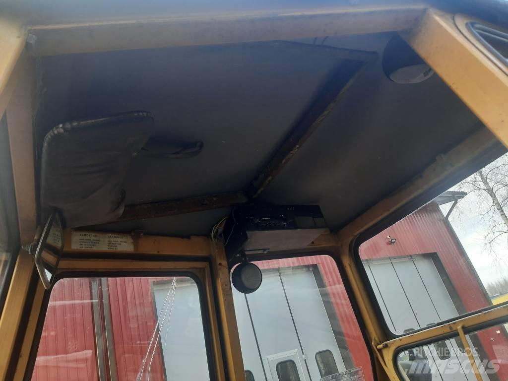 Valmet 702S 4 veto Traktorit
