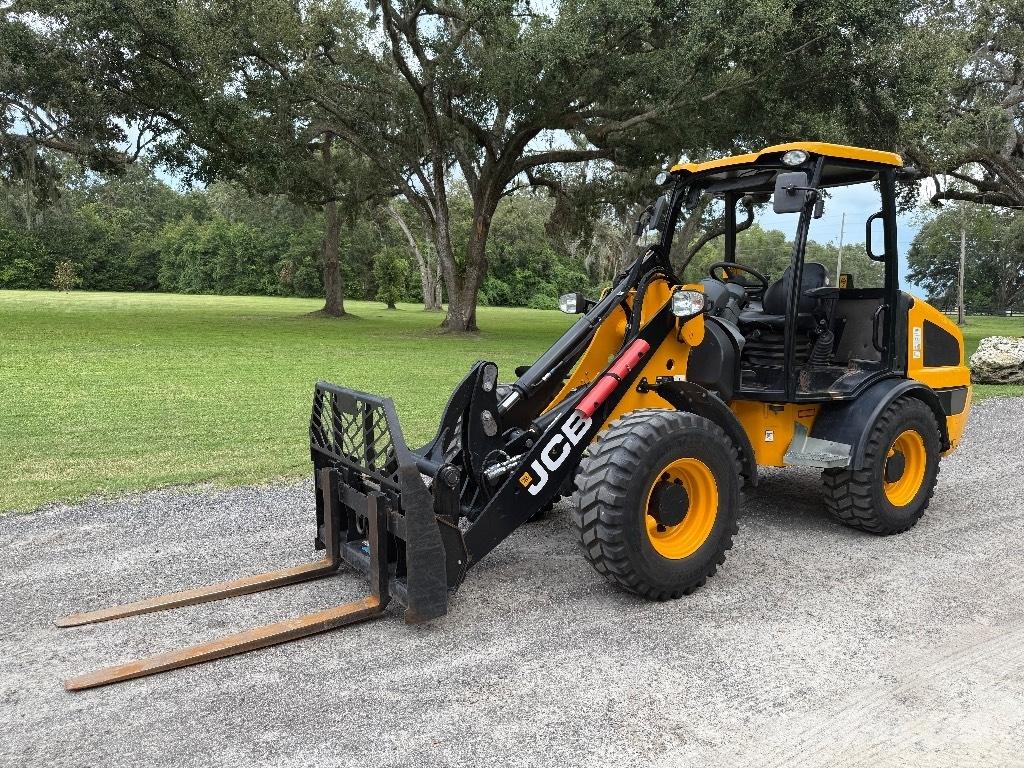 JCB 407 Pyöräkuormaajat