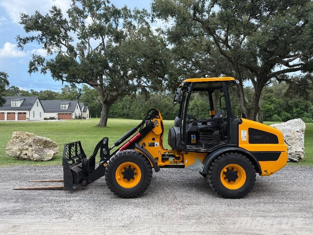 JCB 407 Pyöräkuormaajat