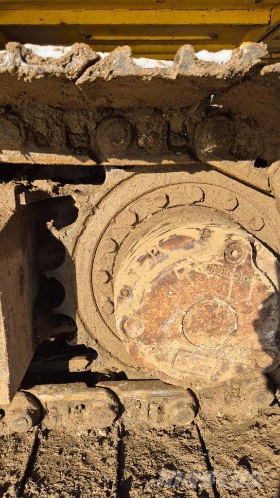 New Holland E 175 B Telakaivukoneet