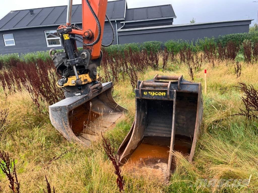 Hitachi ZX 135 US-7 Telakaivukoneet