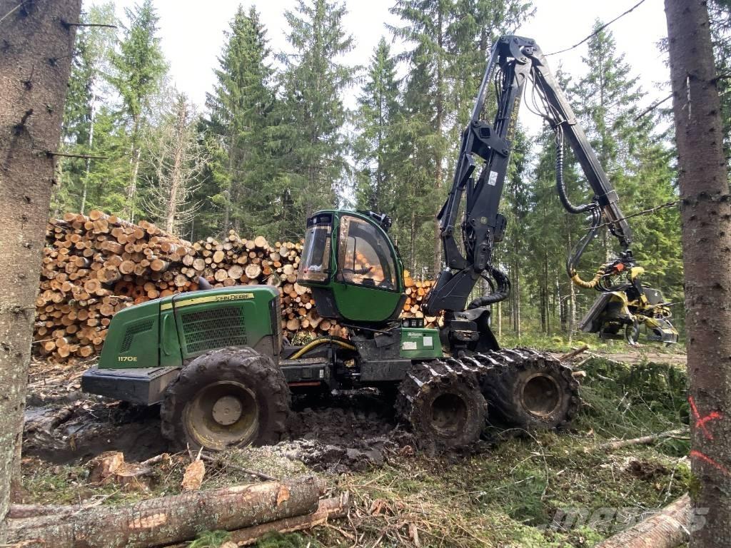 John Deere 1170 E Harvesterit