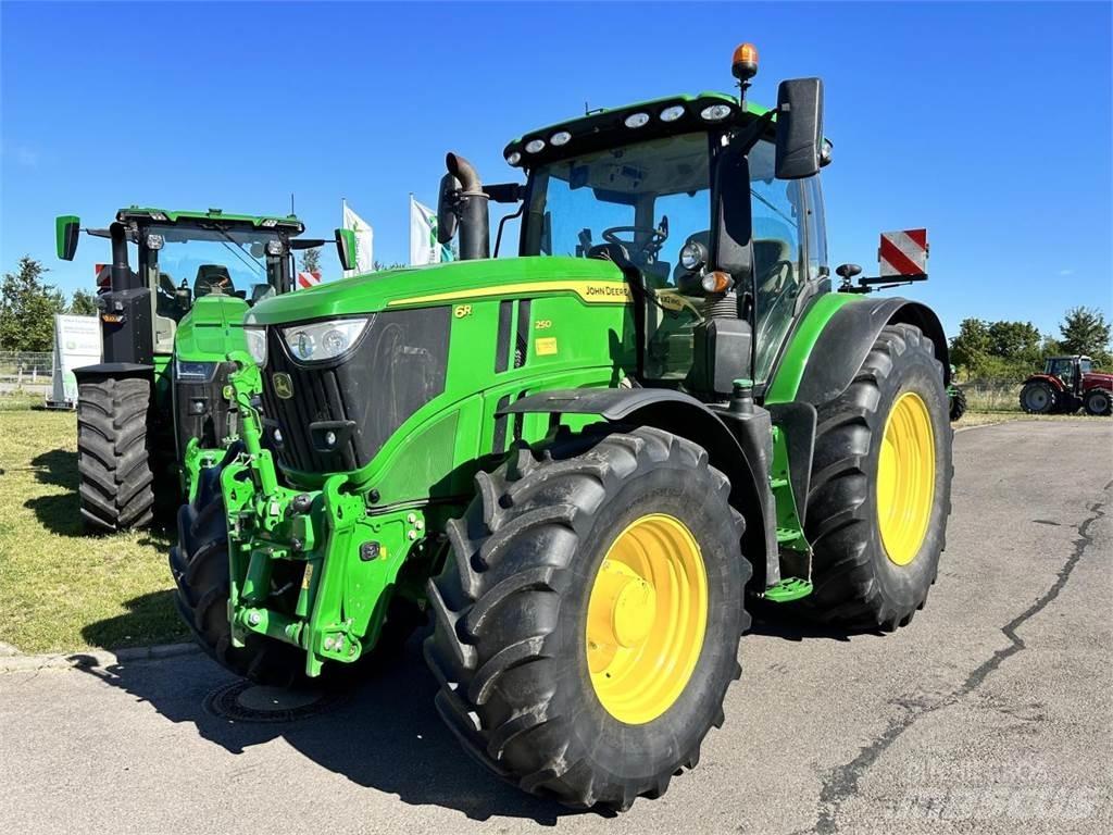 John Deere 6R 250 Traktorit