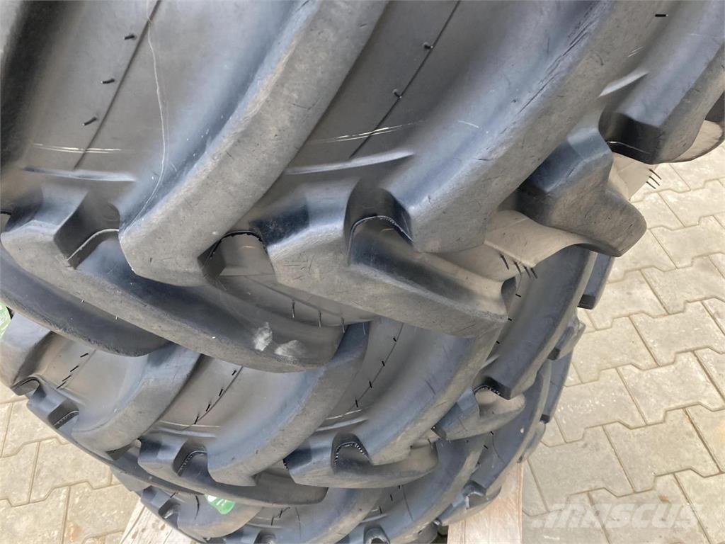 Michelin 400/70R20 Renkaat ja vanteet