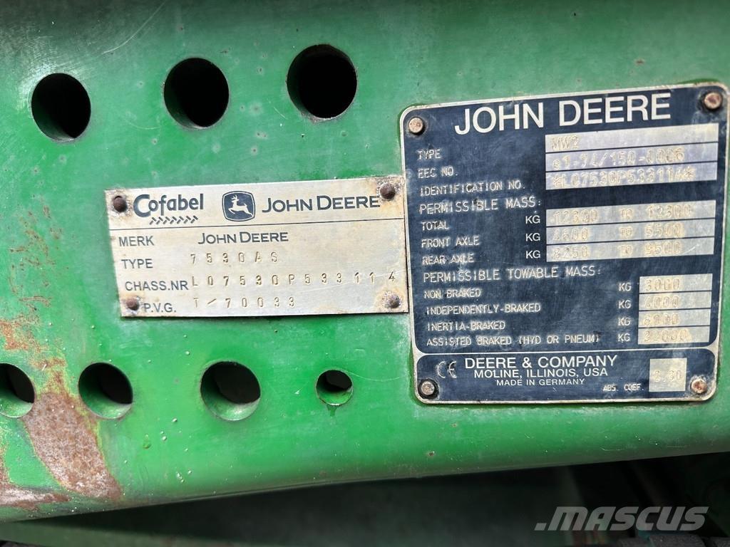 John Deere 7530 Traktorit