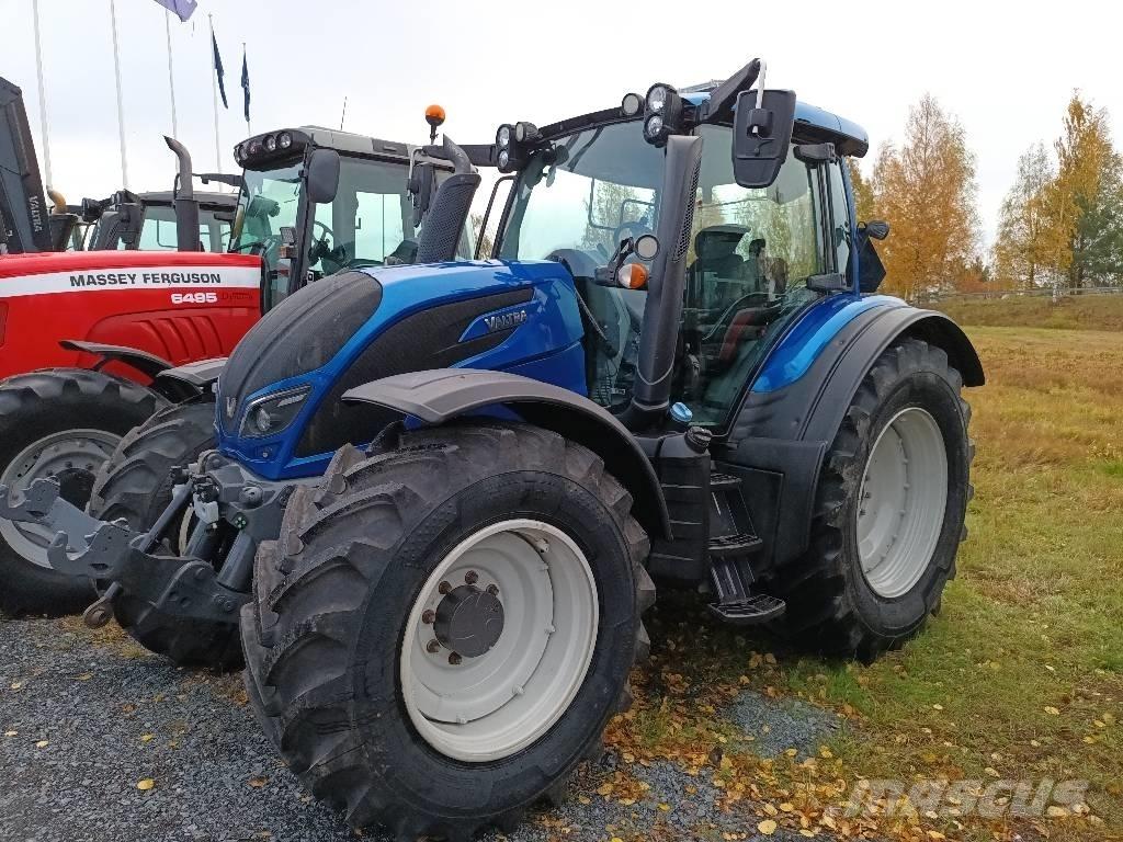 Valtra N174 E versu Traktorit