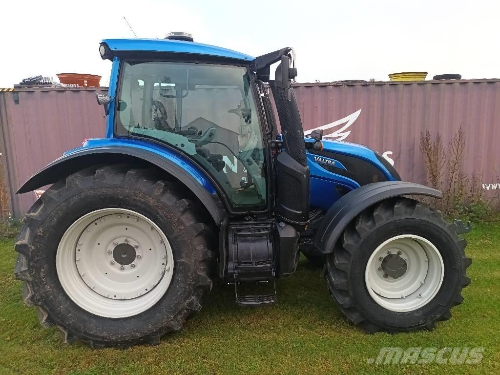 Valtra N174 E versu Traktorit