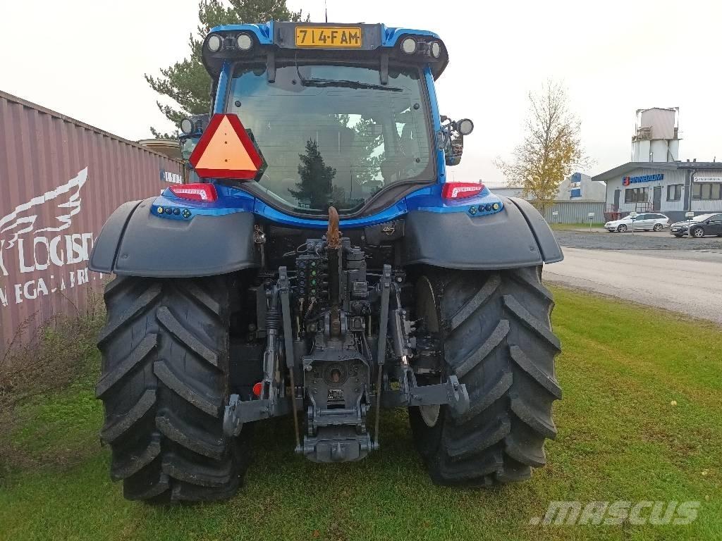 Valtra N174 E versu Traktorit