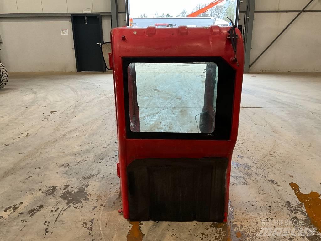Bobcat E 80 Ohjaamo ja sisusta