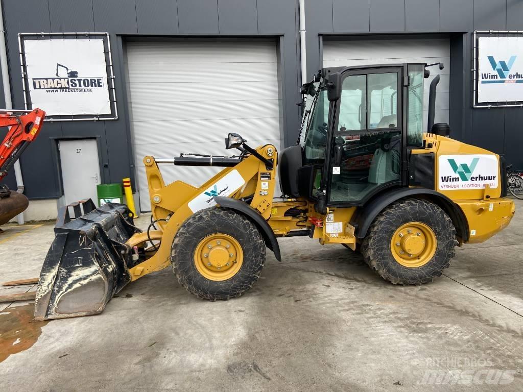 CAT 906 Pyöräkuormaajat
