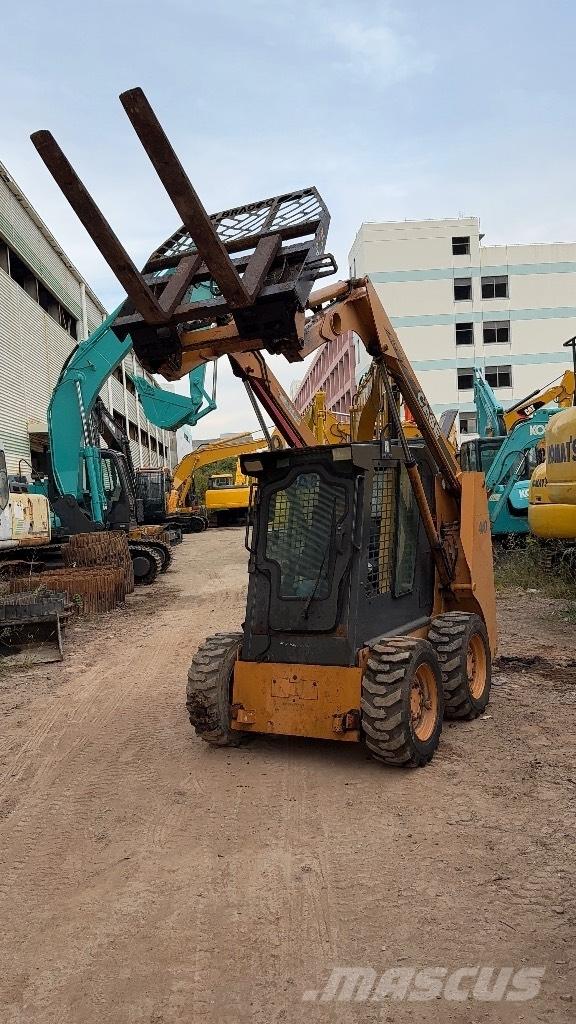 CASE 410 Liukuohjatut kuormaajat