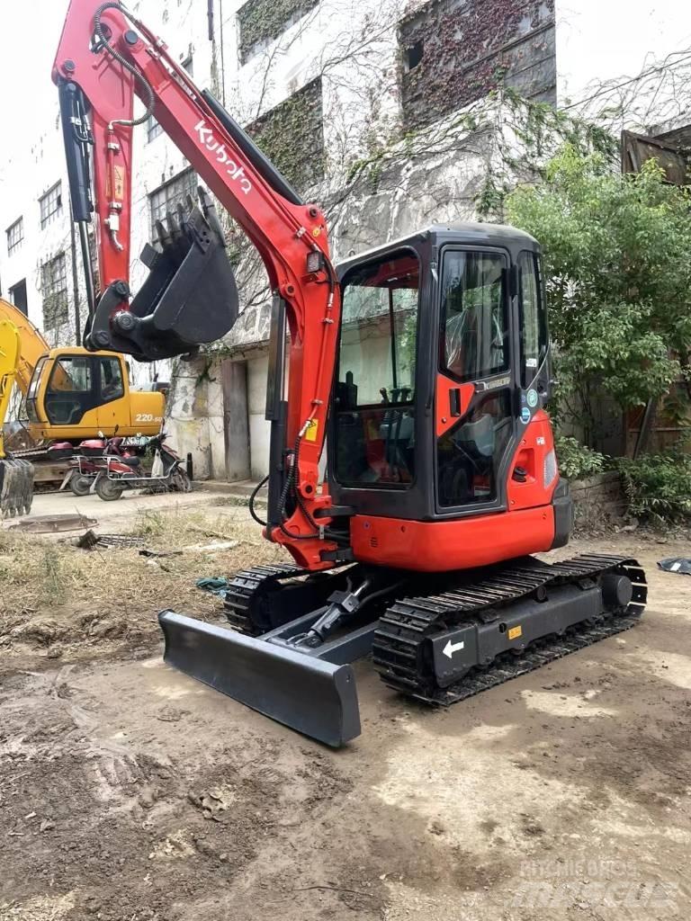 Kubota U35 Minikaivukoneet < 7t