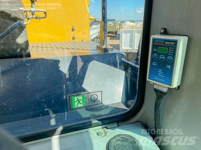 CAT 374F L Telakaivukoneet