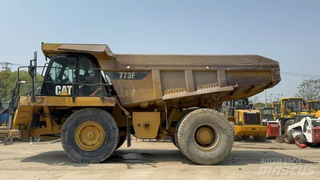CAT 773 F Maansiirtoautot