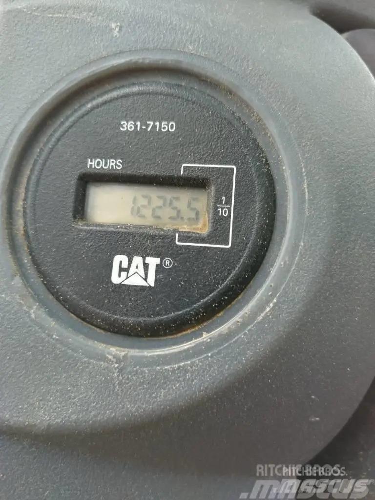 CAT CP 44 Yksivalssijyrät