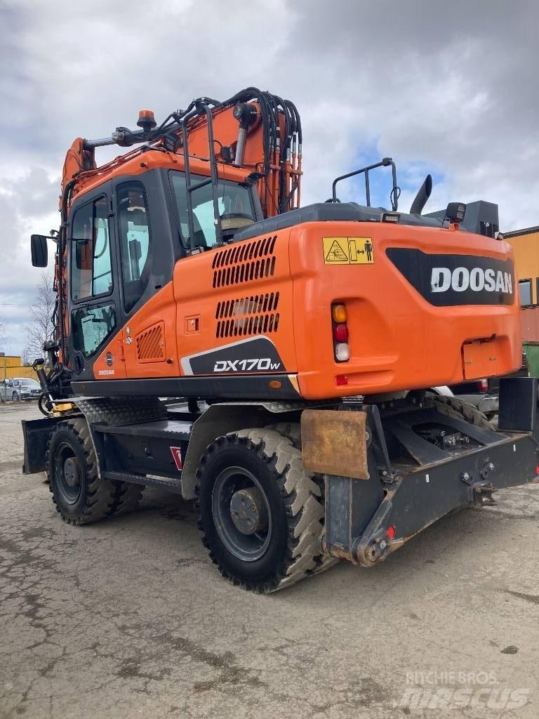 Doosan DX 170 W Pyöräkaivukoneet