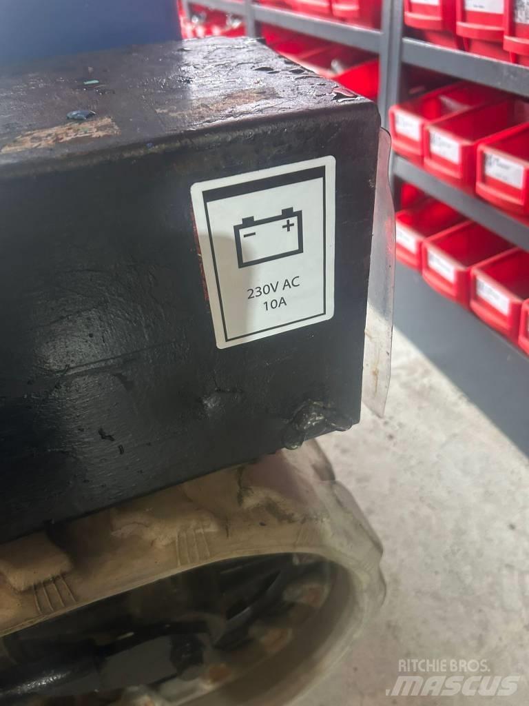 Aichi RM04B Muut henkilönosturit