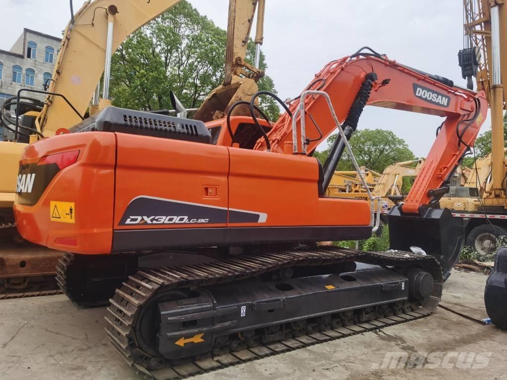 Doosan DX 300 LC Telakaivukoneet