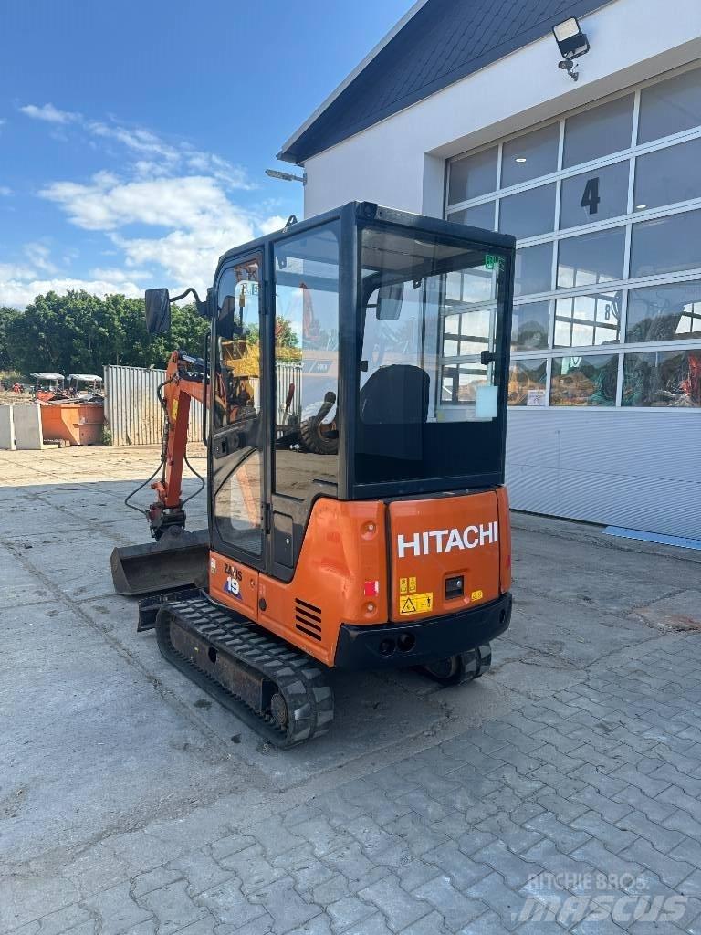 Hitachi ZX 19-6 Minikaivukoneet < 7t