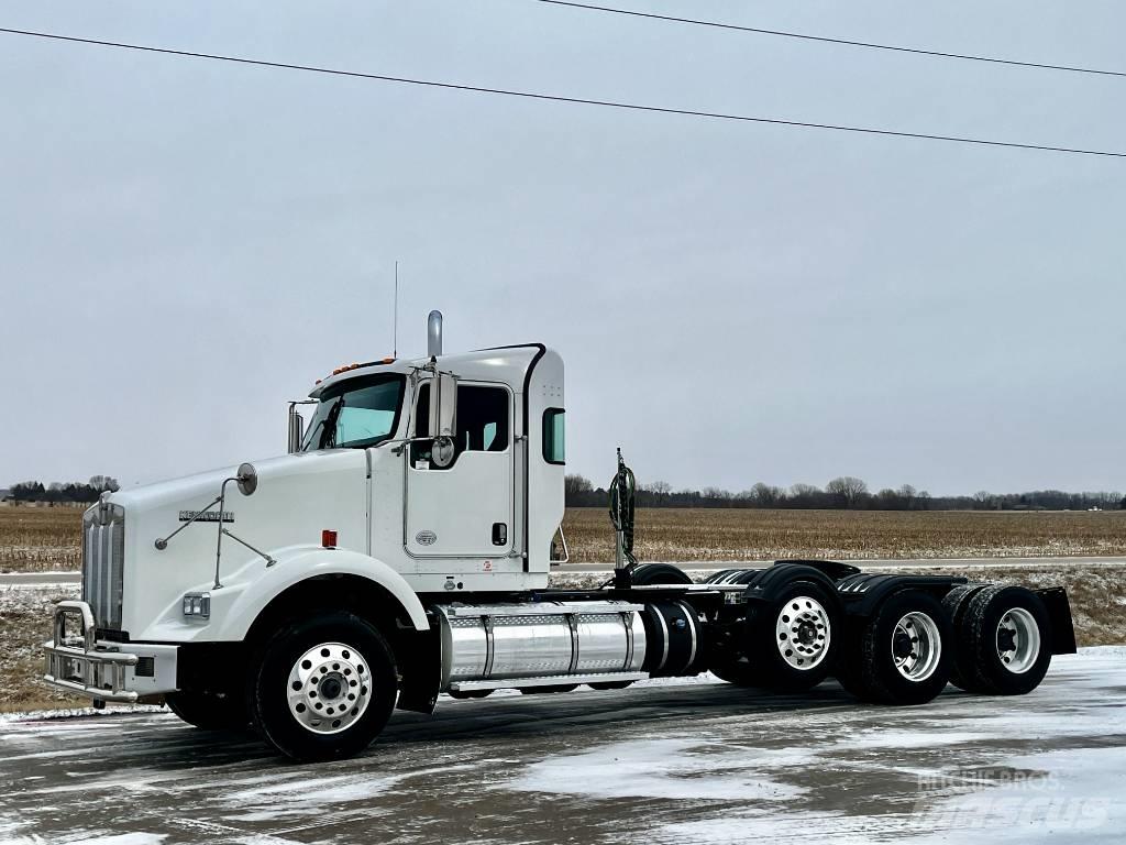 Kenworth T 800 Vetopöytäautot