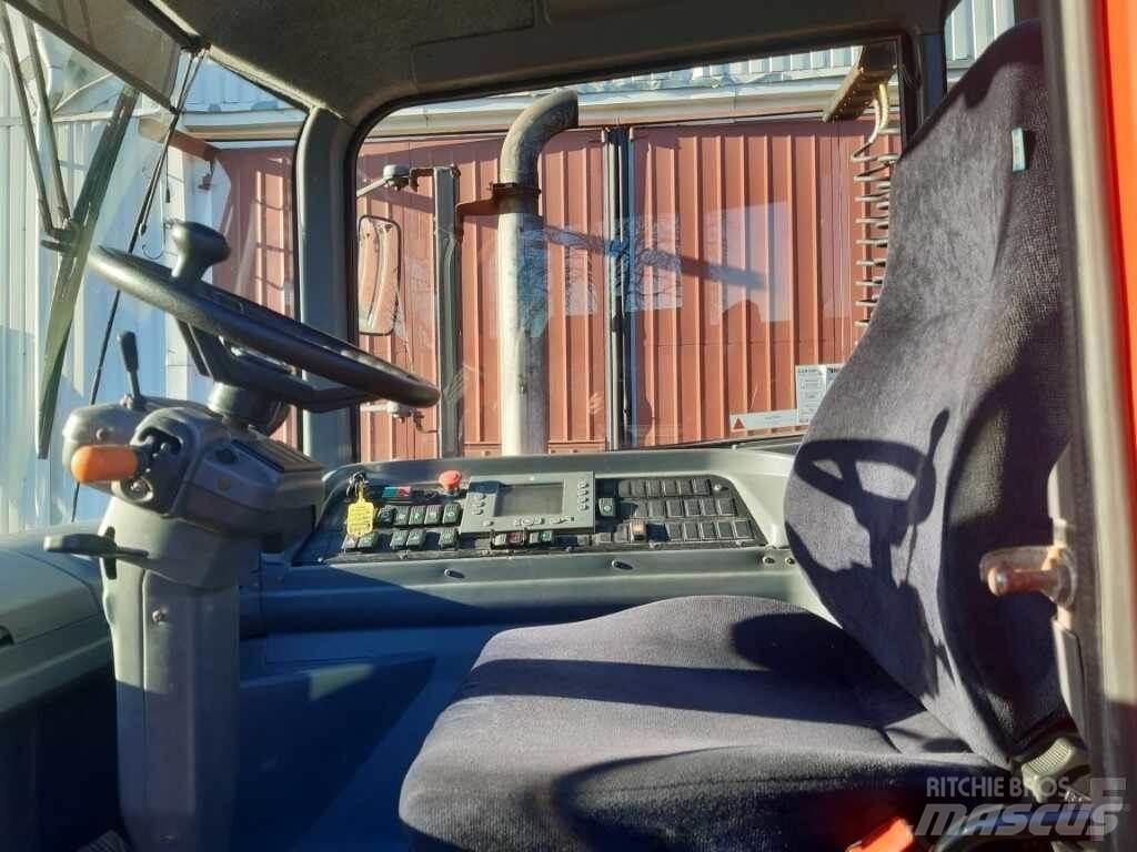 Kalmar TT618i Terminaalitraktorit