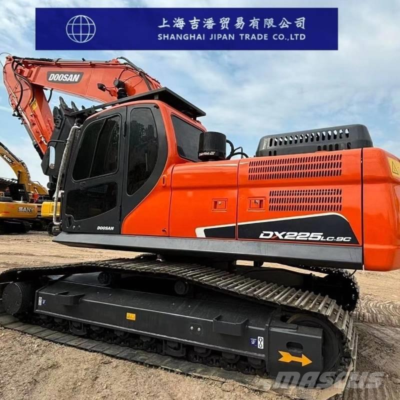 Doosan DX 225 Telakaivukoneet