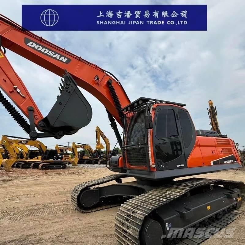 Doosan DX 225 Telakaivukoneet