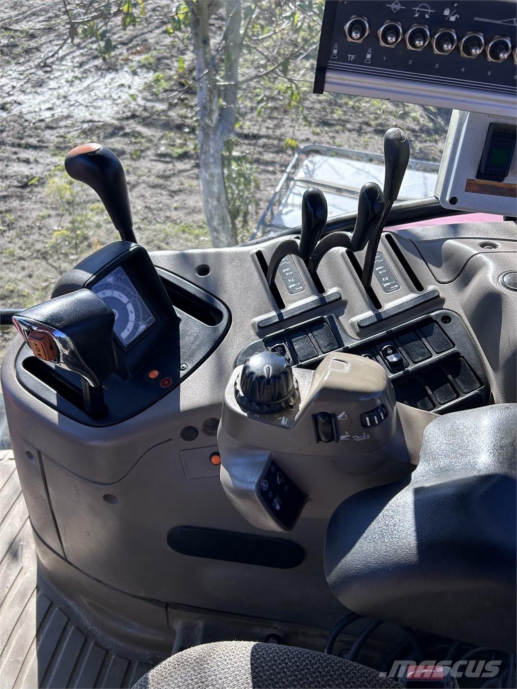 CASE Maxxum 125 Traktorit