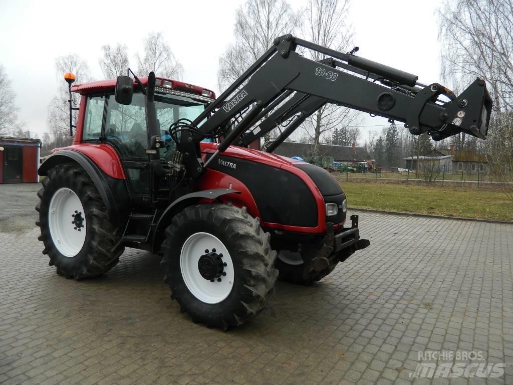 Valtra T 140 Traktorit